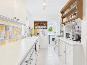 kitchen- click for photo gallery
